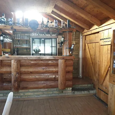 Restoran Zlatni Jelen 3* Veternik