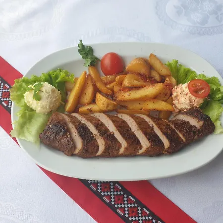 Restoran Zlatni Jelen 3* Veternik